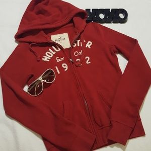 🍁Hollister Zip up Hoodie w/ front pockets- Small